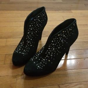 Gianni Bini black bootie heels